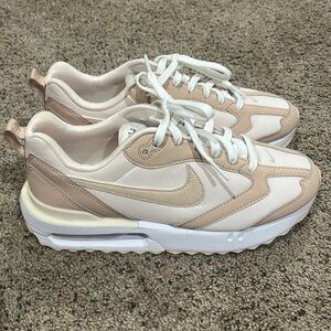 Women’s Nike 9.5